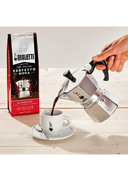 Moka Express Espresso Cezvesi, 3 Kişilik, 130 ml Hacim, Alüminyum Döküm Gövde ve Termoplastik Sap, Gümüş Renk