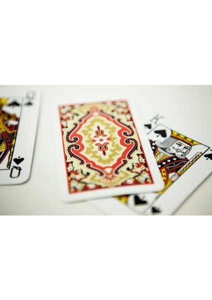 Angora Kem Kutulu Plastik Iskambil Oyun Kartı Çift Deste - Plastic Playing Cards Double Deck (Siyah) fiyatları
