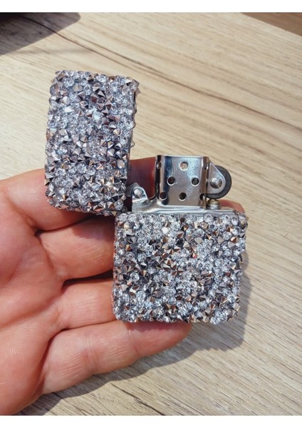 Luxury Gümüş Sivri Taşlı Zippo Çakmak 1 Adet