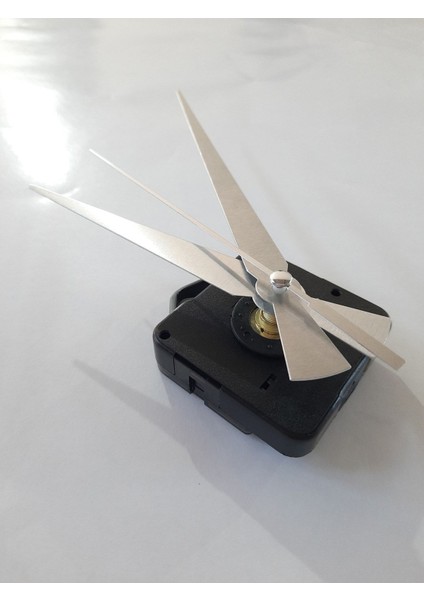 Büyük Boy Askı Aparatlı Sessiz Çalışan Saat Mekanizması Gümüş Renkli (AKREP:13CM, YELKOVAN:18CM) fiyatları