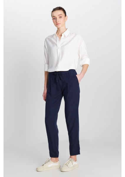 Regular Fit Normal Kesim Normal Bel Düz Paça Yumuşak Dokulu Lacivert Pantolon