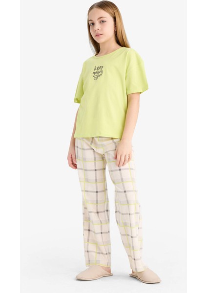 Kız Çocuk Pijama Takımı Nakışlı Kısa Kollu Üst Kareli Uzun Alt C1954A825SM