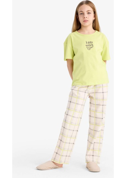 Kız Çocuk Pijama Takımı Nakışlı Kısa Kollu Üst Kareli Uzun Alt C1954A825SM
