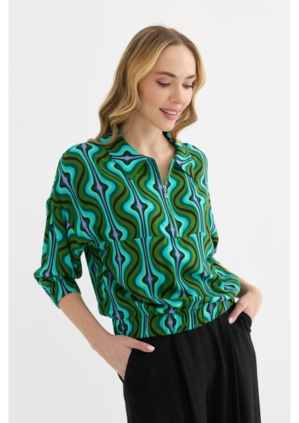 Şömizye Yaka Önü Yarım Fermuarlı Emprime Bluz fiyatları