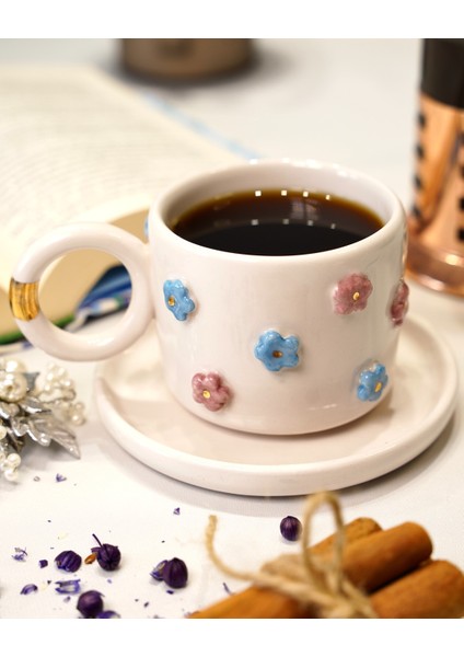 Mavi & Kırmızı Papatya Temalı 24K Altın Süslemeli Seramik Mug