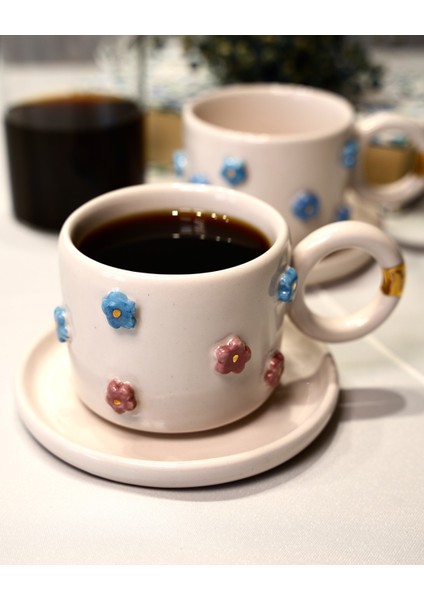 Mavi & Kırmızı Papatya Temalı 24K Altın Süslemeli Seramik Mug