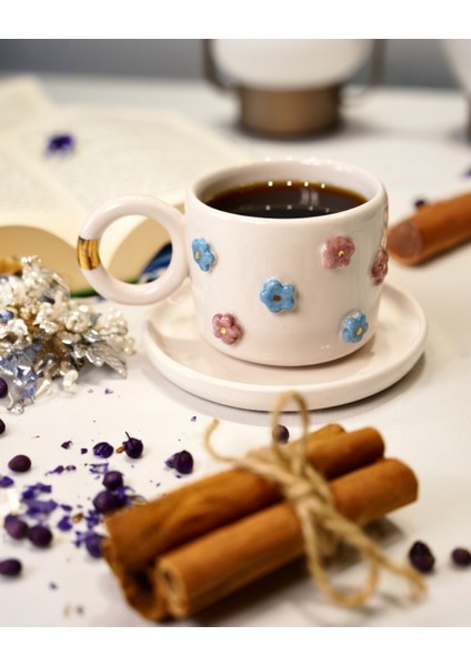 Mavi & Kırmızı Papatya Temalı 24K Altın Süslemeli Seramik Mug