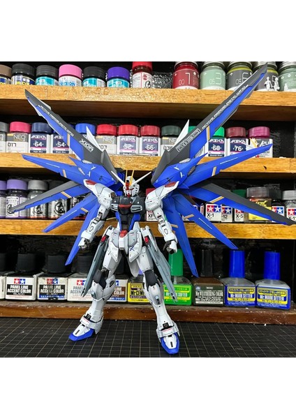 Gundam Birleştirilmiş Model Hg Güçlü Saldırı Özgürlük Mobil Asker Kanatlı Unicorn Kırmızı Heretic El Kuklası Süs Mg Toys (Yurt Dışından)