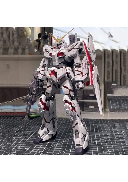 Gundam Birleştirilmiş Model Hg Güçlü Saldırı Özgürlük Mobil Asker Kanatlı Unicorn Kırmızı Heretic El Kuklası Süs Mg Toys (Yurt Dışından)