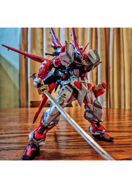 Gundam Birleştirilmiş Model Hg Güçlü Saldırı Özgürlük Mobil Asker Kanatlı Unicorn Kırmızı Heretic El Kuklası Süs Mg Toys (Yurt Dışından)