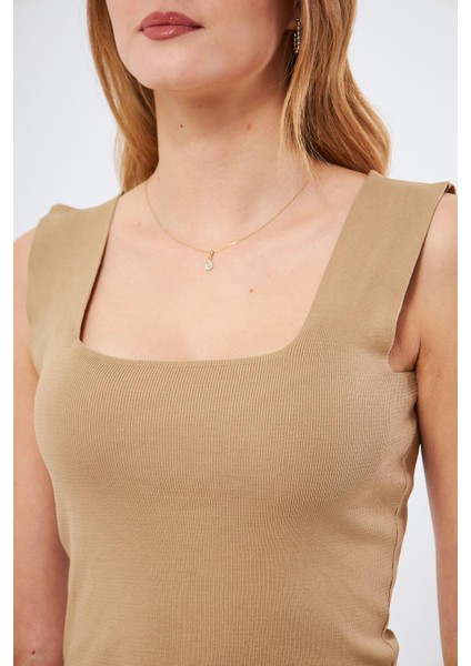 Kare Yaka Atlet fiyatları