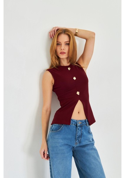 Düğme Detaylı Sıfır Kol Bluz fiyatları