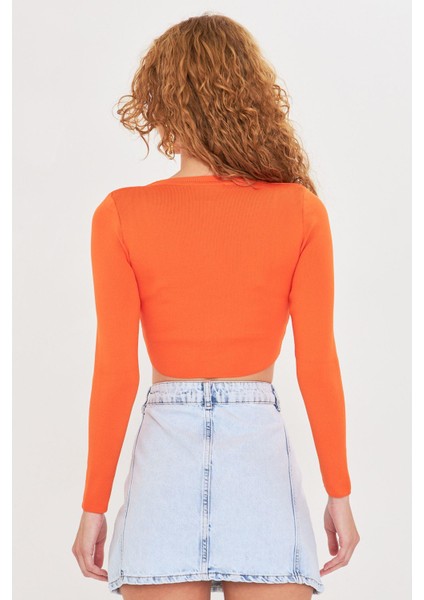 Basic Yaka Crop Kazak