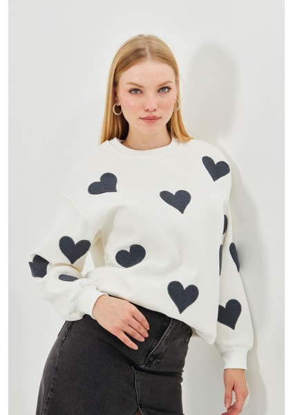 Kalp Baskılı Sweatshirt