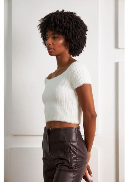 Fitilli Kısa Kol Tüylü Kazak fırsatları