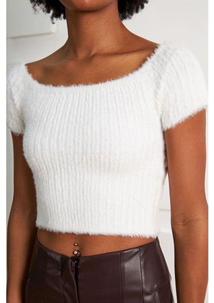 Fitilli Kısa Kol Tüylü Kazak indirimleri