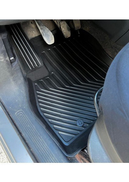 Ford Tourneo Courier 2014+ Havuzlu Oto Paspas Ön Iki Parça modelleri