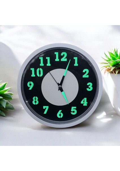 Fosforlu Gece Karanlıkta 5 Saat Parlayan Duvar Saati Çap 22 cm Plastik