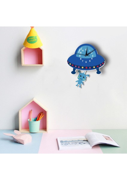 Sallanan Sarkaçlı Uzaylı Desenli Çocuk Odası Duvar Saati fiyatları