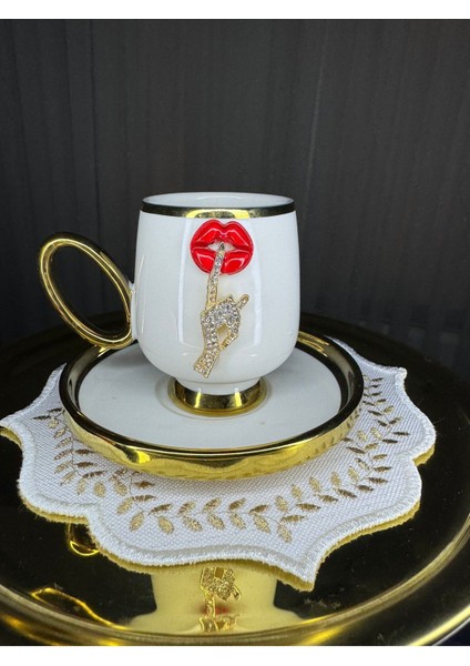 Luxury Özel Tasarım Dudaklı Sus Dekorlu Gold Detaylı Kahve Fincanı 1 Adet