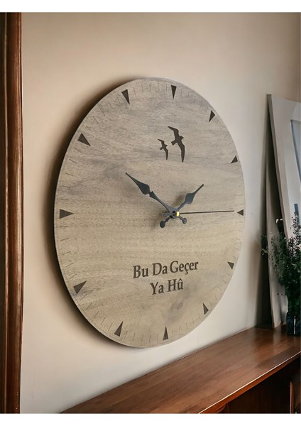 Ahşap Kuşlu (Bu Da Geçer Ya Hu) Minimalist Dekoratif Duvar Saati (40CM-40CM) fırsatları