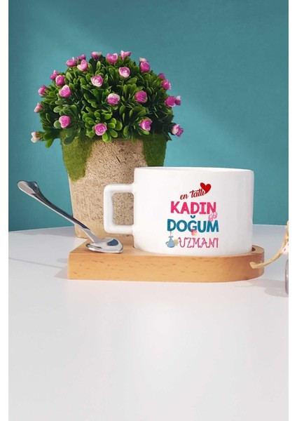 Luxury En Tatlı Kadın Doğum Uzmanı Hediye Ahşap Altlıklı Fincan 1 Adet