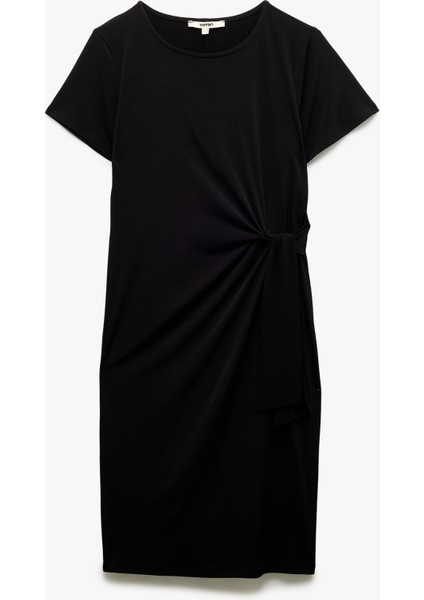 Drape Detaylı Bisiklet Yaka Krep Scuba Kumaş Kısa Kollu Elbise