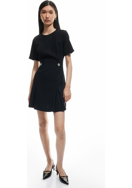 Düğmeli Yuvarlak Yaka Kısa Kollu A Kesim Diz Üstü Elbise fiyatları