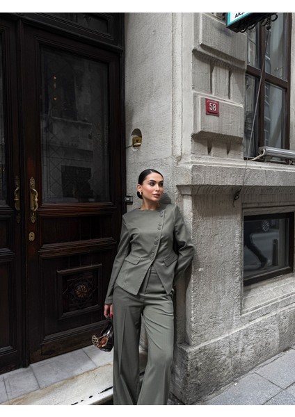 Kadın Poliviskon Asimetrik Düğmeli Vatkalı Ceket Pantolon Takım modelleri