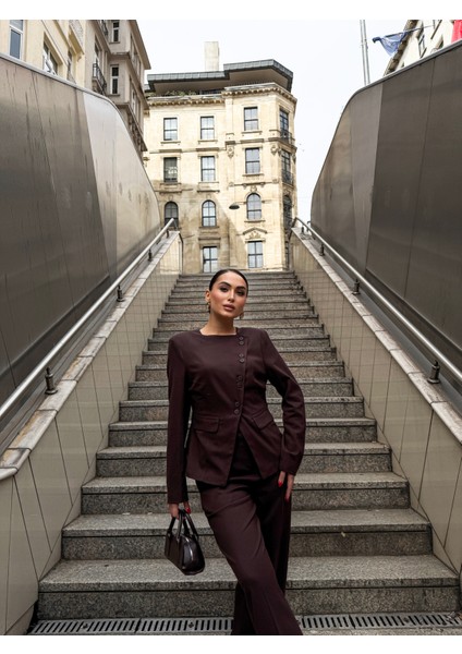 Kadın Poliviskon Asimetrik Düğmeli Vatkalı Ceket Pantolon Takım modelleri