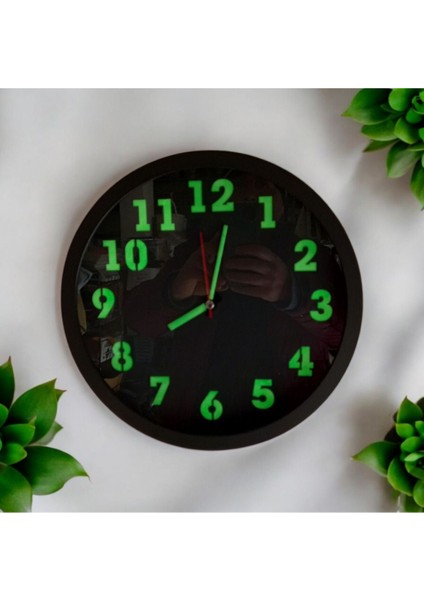 Fosforlu Gece Karanlıkta Parlayan Siyah Duvar Saati Çap 30 cm Plastik