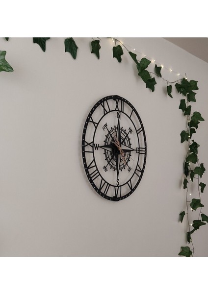 Dekoratif Roma Rakamlı Sessiz Siyah Metal Duvar Saati Pusula Temalı modelleri