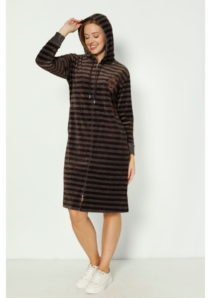Kahverengi Çizgili Kapüşonlü Kadın Uzun Kollu Pamuklu Kadife Elbise fiyatları