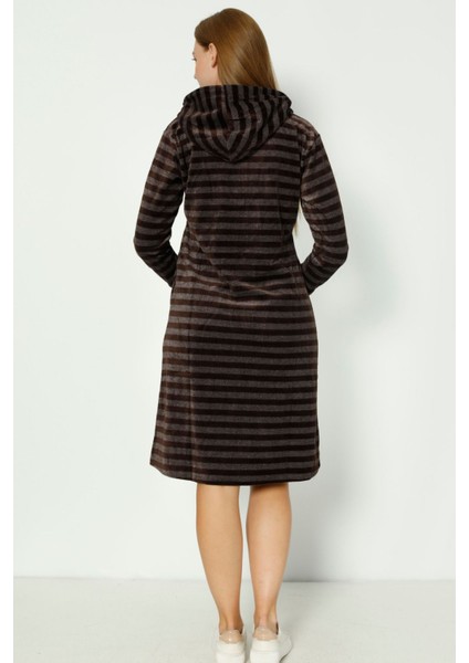 Kahverengi Çizgili Kapüşonlü Kadın Uzun Kollu Pamuklu Kadife Elbise indirimleri