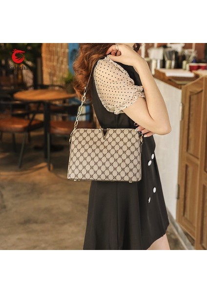 Kadınların Çantası Moda ve Retro Yazılmış Kabuk Çantası ile Uyuşabilir. Çapraz Omuz Çantası, Zincir El Çantası, Trendy. (Yurt Dışından)