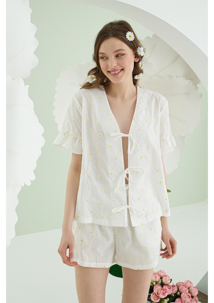Beyaz Papatya Şortlu Önden Bağlamalı Pijama Takımı