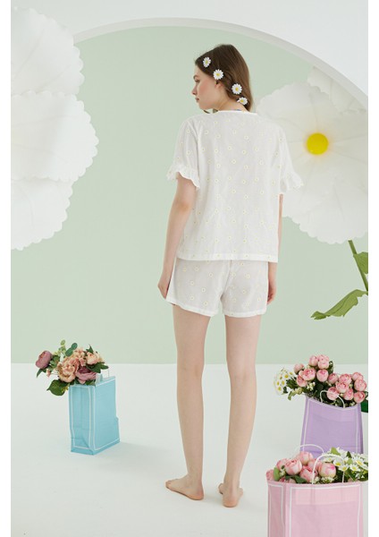 Beyaz Papatya Şortlu Önden Bağlamalı Pijama Takımı modelleri