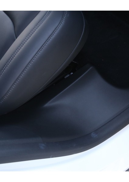 Tesla Model Y Arka Kapılar Için Çizilmez ve Dayanıklı Kapı Eşiği Bakaliti, 2 Adet Set Olarak, Siyah Renk
