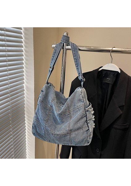 Kadınlar Için Moda Trendi Tote Çanta Niş Tasarım Yeni Stil Işe Gidip Gelme Büyük Kapasiteli Omuz Çantası (Yurt Dışından)