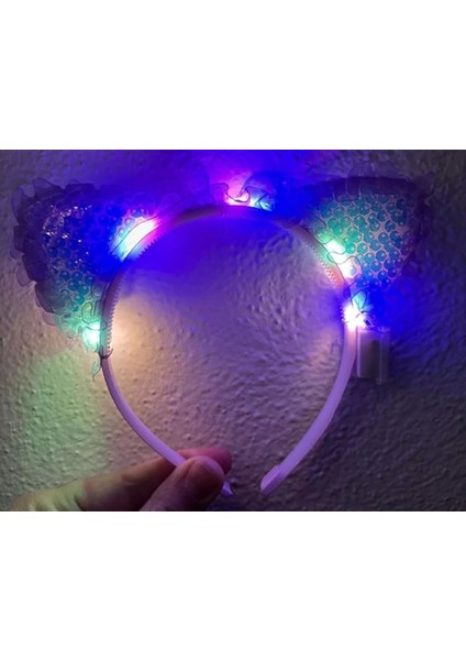Kenarları Dantelli Mor Pullu Payetli LED Işıklı Kedi Kulak Taç 17 x 19 cm (4172)