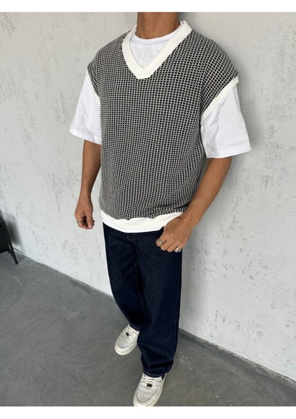 Siyah Nokta Desenli Triko Süveter