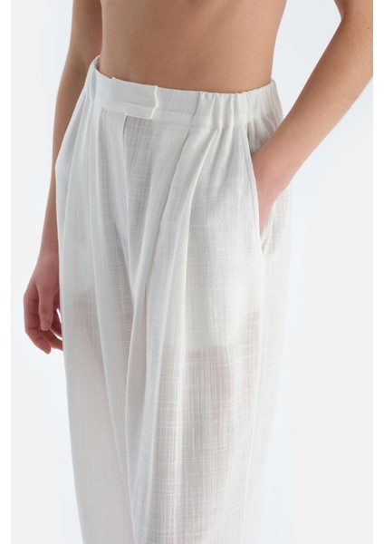 Beyaz Pantolon indirimleri