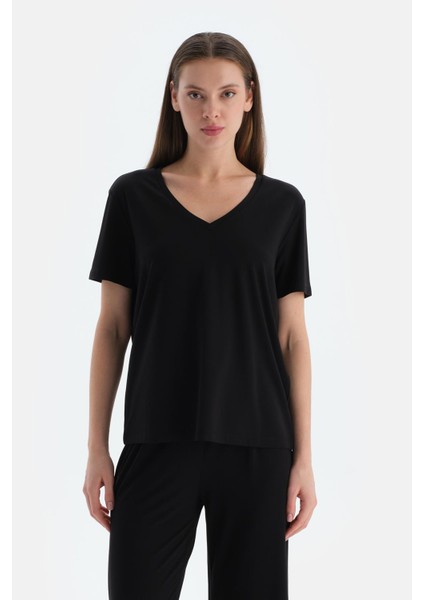 Siyah V Yaka Kısa Kollu Tişört