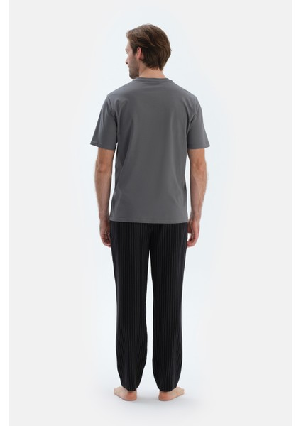 Koyu Gri Kısa Kollu Bisiklet Yaka Basıc Tişört fiyatları