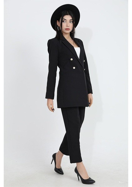 Omuzları Vatkalı Önü Çıtçıtlı Atlas Kumaş Kadın Blazer Ceket
