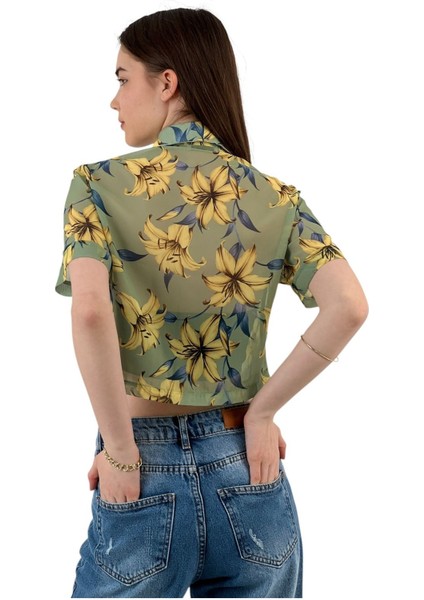 Kadın Kısa Transparan Desenli Haki Crop Gömlek indirimleri