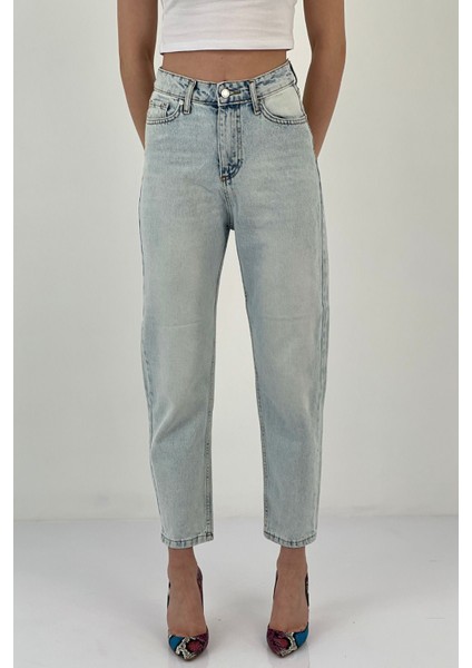 Kadın Bol Paça Mom Jeans Buz Mavi Kot Pantolon