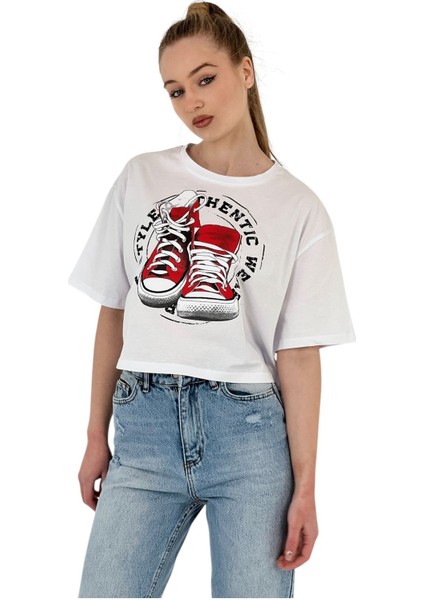 Kadın Oversize Baskılı Kısa Kol Beyaz Crop Tişört modelleri