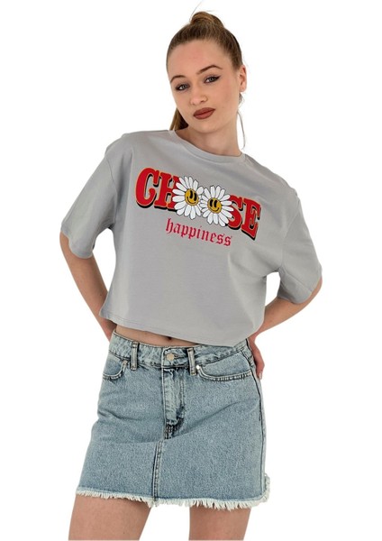 Kadın Oversize Çiçek Baskılı Kısa Gri Crop Tişört