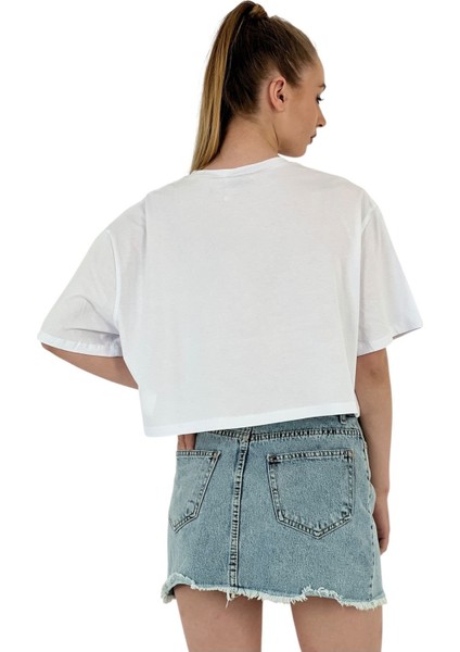 Kadın Oversize Gül Baskılı Kısa Beyaz Crop Tişört indirimleri